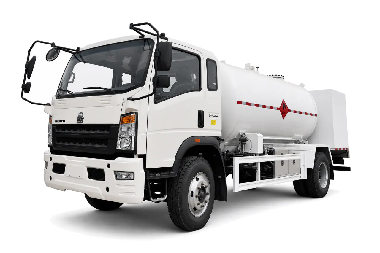 Автоцистерна для сжиженного нефтяного газа — Front left view
