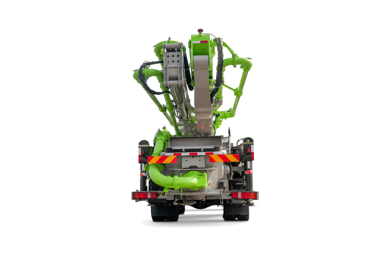 4×2 Concrete Pump Truck — Left side view