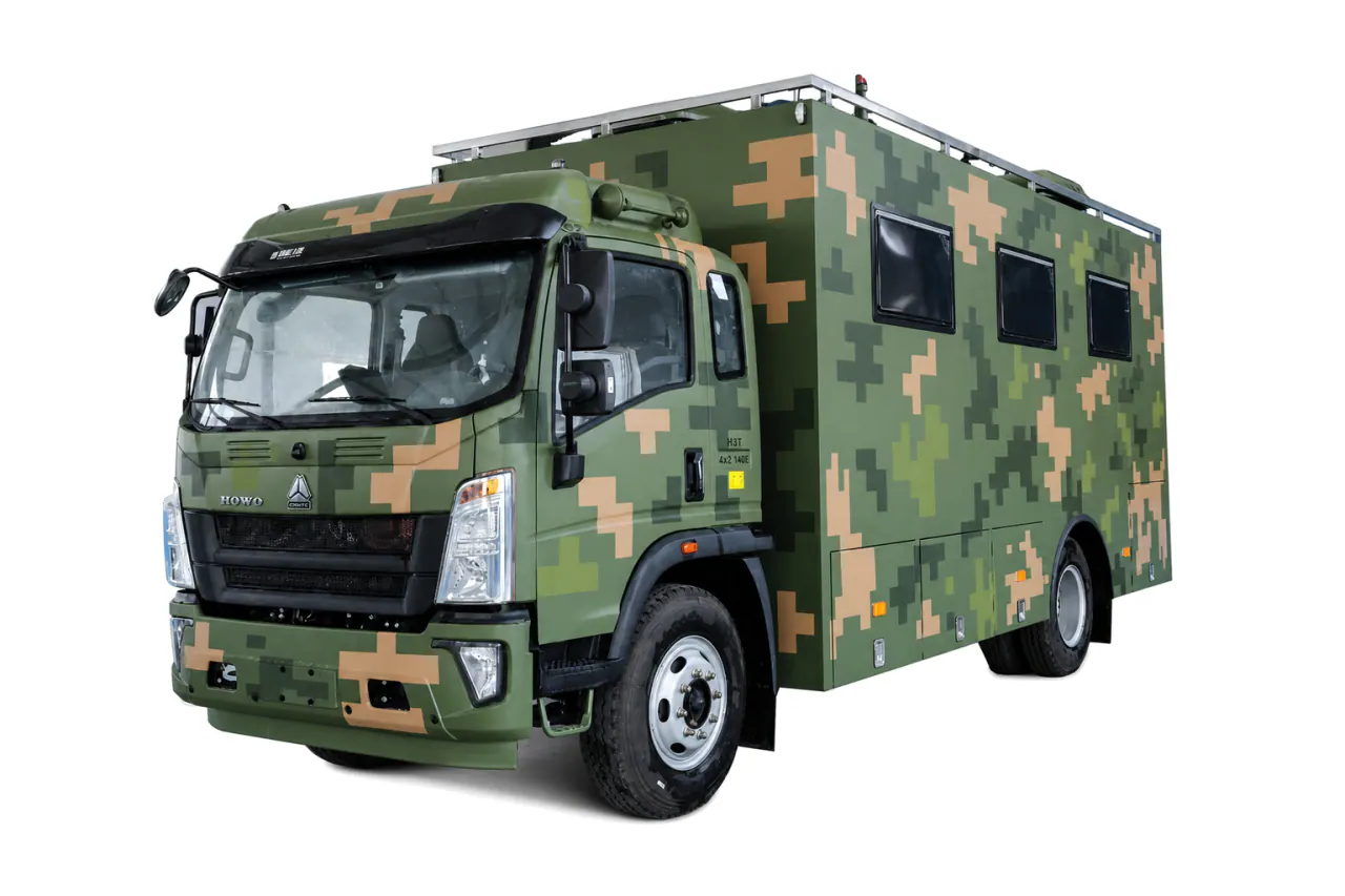 Camión de comando móvil — Vista frontal izquierda